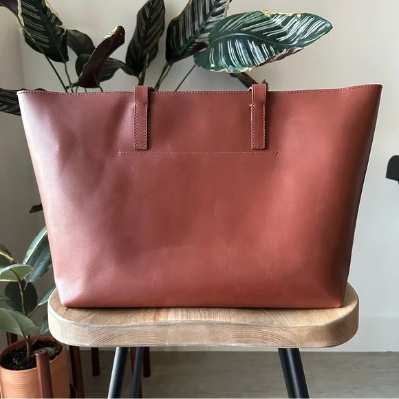Madewell the Zip Top Essential Tote in Warm Cinnamon - Picture 3 of 15